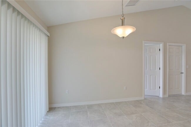 Building Photo - 8886 98th Ct