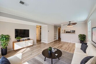 Building Photo - Must see 2 Bedroom 1 Bath in Castle Rock!!!