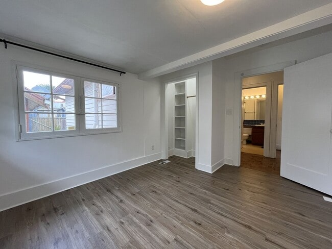 Building Photo - Character-Filled 2-Bedroom Home with Vintage Charm & Bright Living Spaces