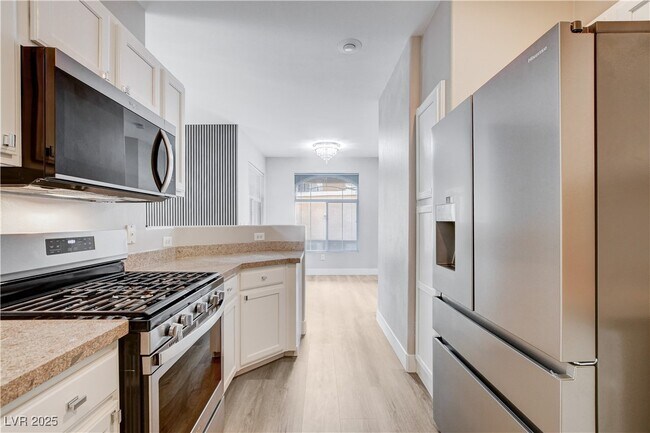 Building Photo - 1713 Sky of Red Dr