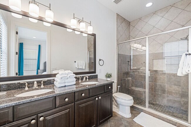 Building Photo - 815 Golden Bear Dr