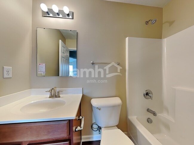 Building Photo - 460 Pewter Hill Ct