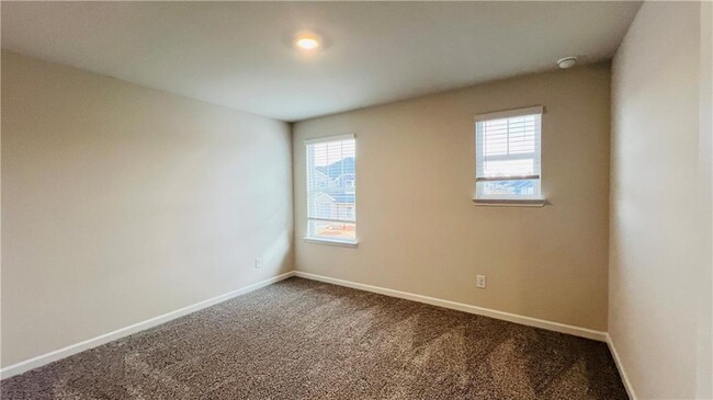 Building Photo - 6056 Hickory Crk Ct