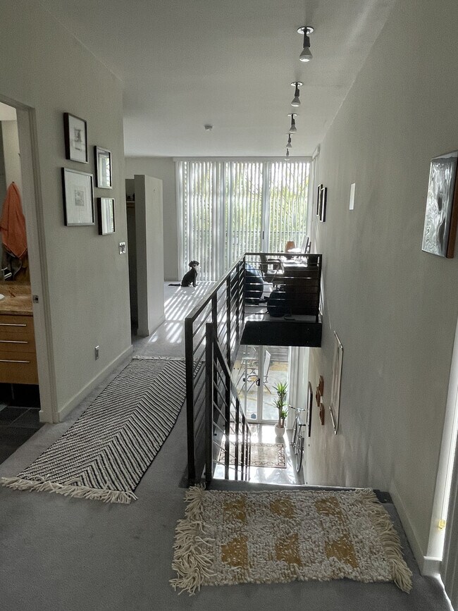 Building Photo - 3611 E 3rd St