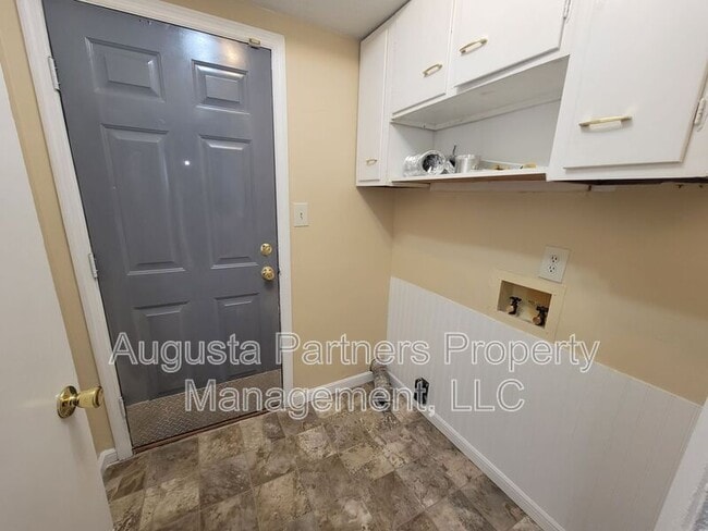 Building Photo - 116 Magnolia Dr