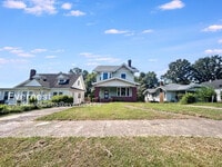 Building Photo - 421 10th Ave W