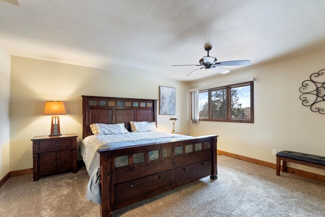 Building Photo - Charming Fully-Furnished Condo for Rent in...