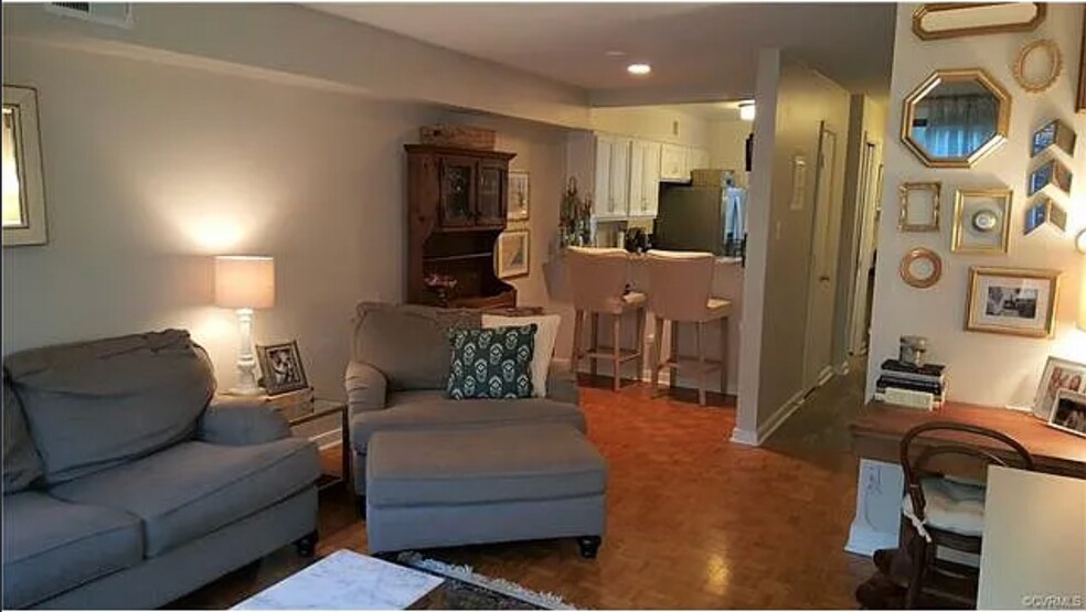 Building Photo - 401 N Hamilton St