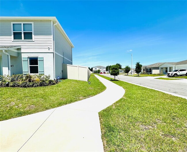 Building Photo - 1053 Ambleside Dr