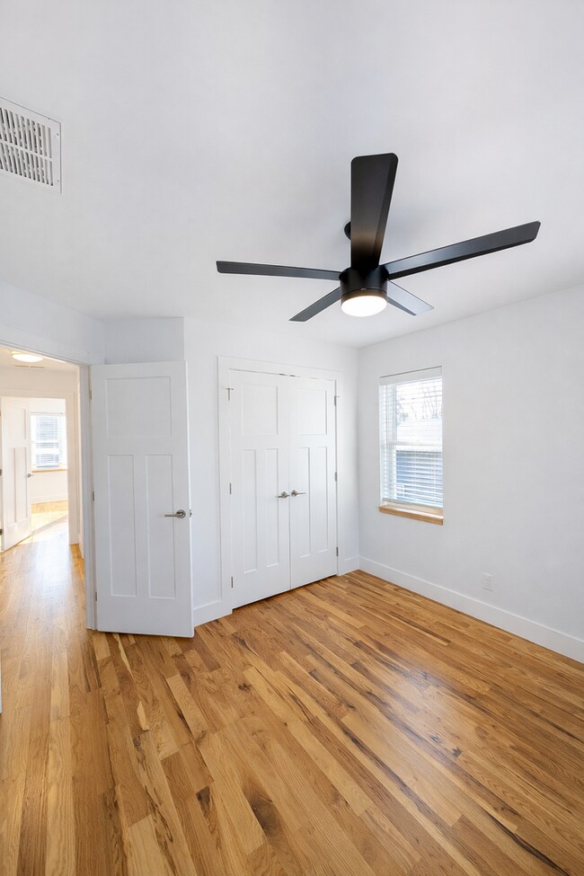 Building Photo - West Asheville Rental!