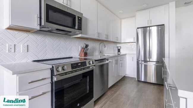 Building Photo - 1950 Mayfair St