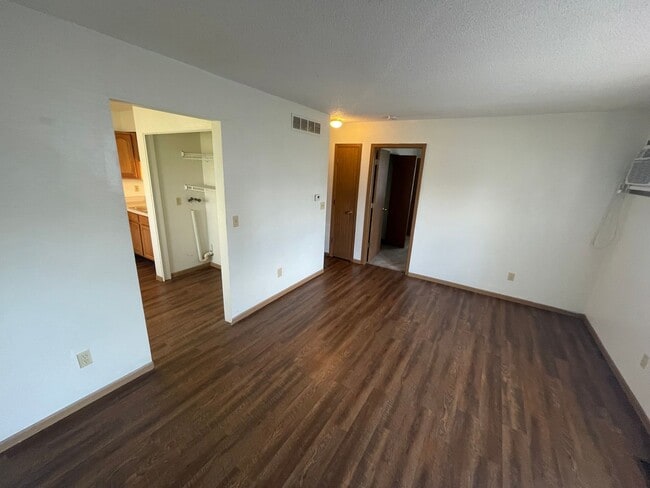 Building Photo - 809-809-1/2 20th Ave