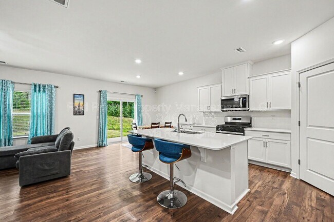 Building Photo - 10749 Adair Wds Dr