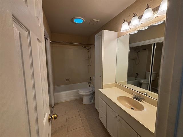 Building Photo - 816 E Texas St