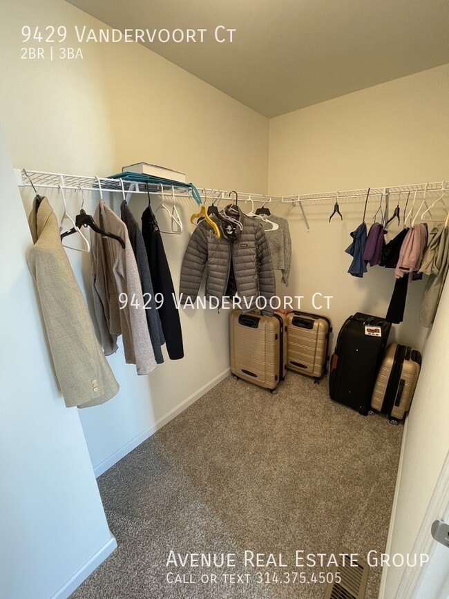 Building Photo - 9429 Vandervoort Ct