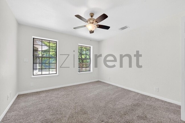 Building Photo - 3901 High Rd