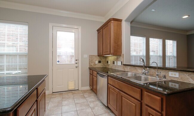 Building Photo - 1515 Olive Park