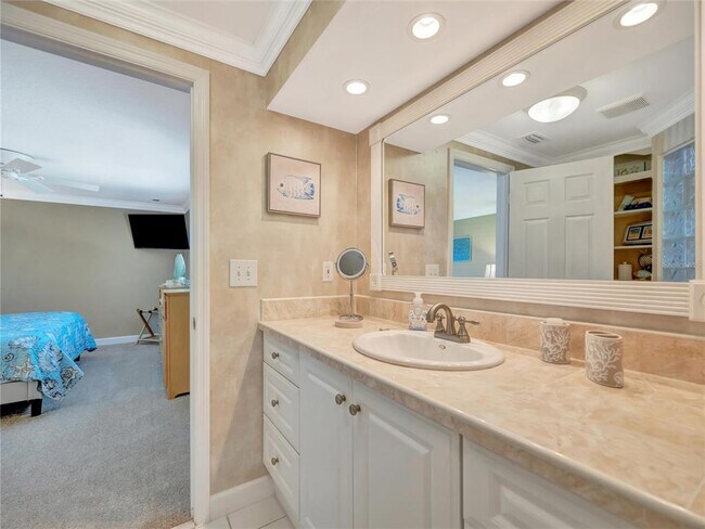 Building Photo - 10432 Sandpiper Rd W