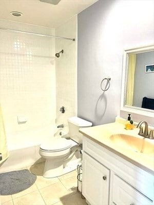 Building Photo - 10 Weston Ave