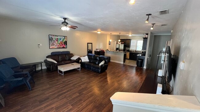 Building Photo - 256 Soho Ct