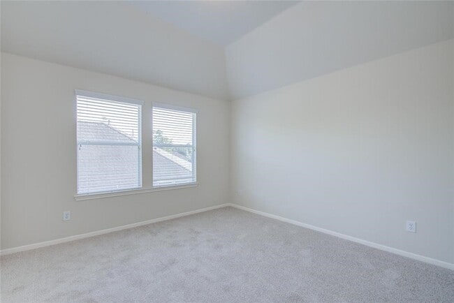 Building Photo - 20011 Glen Lake Dr