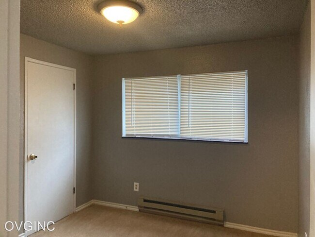 Building Photo - 3 br, 1.5 bath House - 225 SPRUCE ST