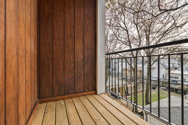 Building Photo - 1919 N Drake Ave