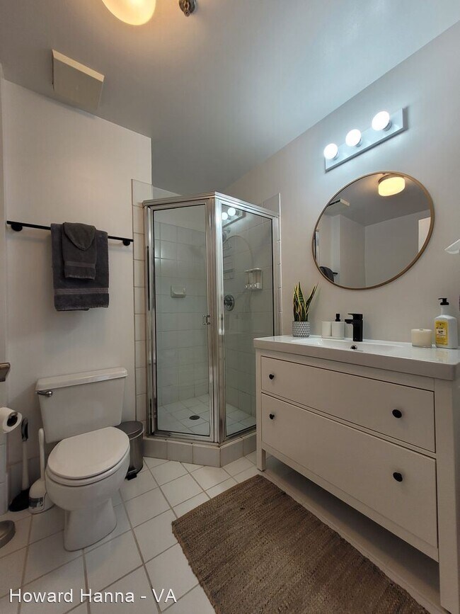 Building Photo - 1 br, 1 bath House - 230 W. Tazewell Stree...