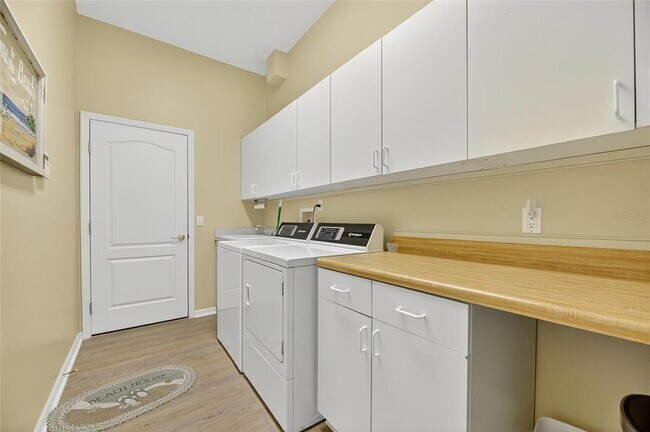 Building Photo - 816 Golf Island Dr