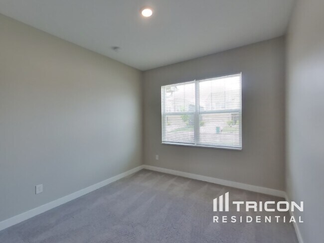 Building Photo - 2224 S Carlota Dr