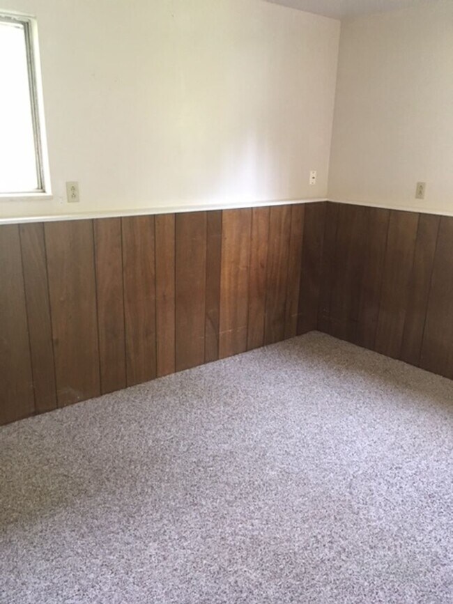 Building Photo - Space, Comfort & Convenience in One Great Home