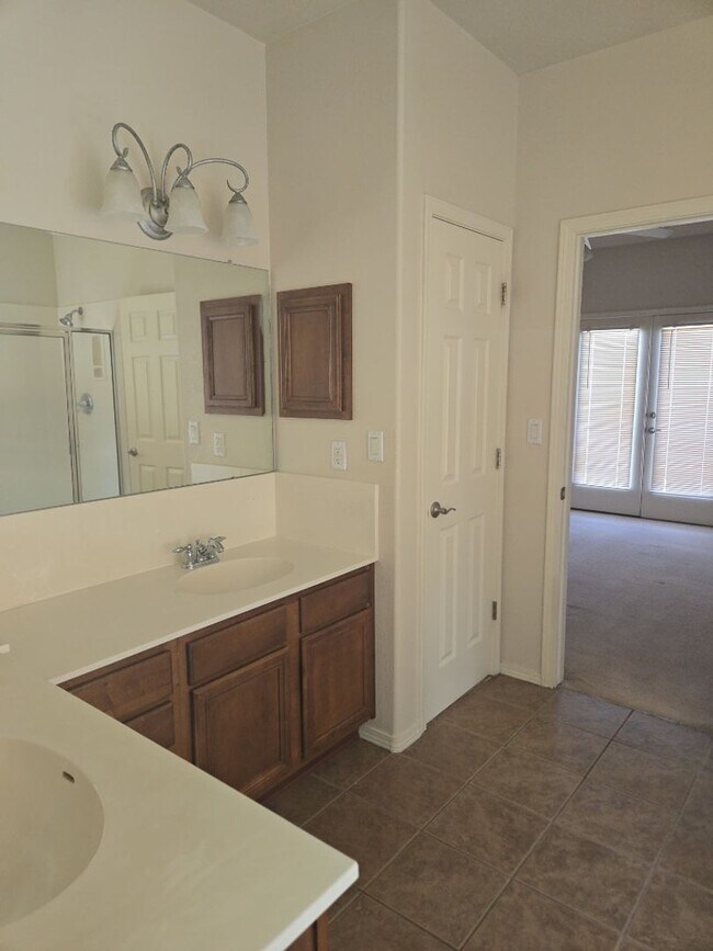 Building Photo - 45 Willow Trace Ct