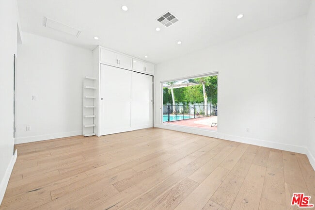 Building Photo - 469 S Hamel Rd