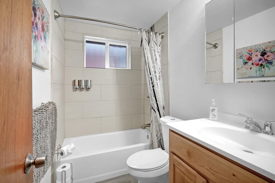 Building Photo - 4620 Holland St