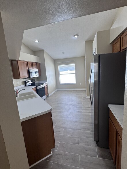Building Photo - 7507 Canal Point Ct