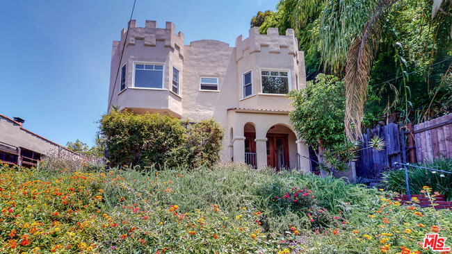 Building Photo - 3627 Crestmont Ave