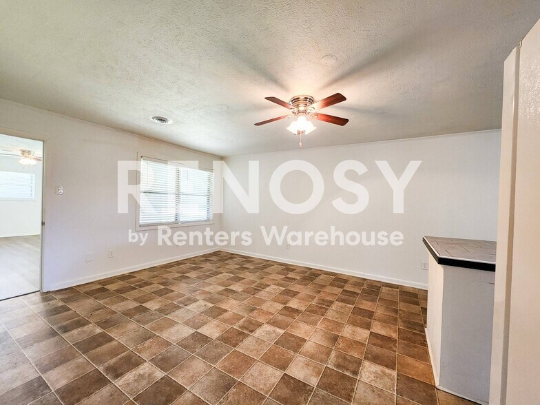 Building Photo - 1307 Dwinnell St