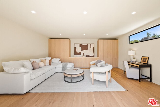 Building Photo - 14742 Weddington St