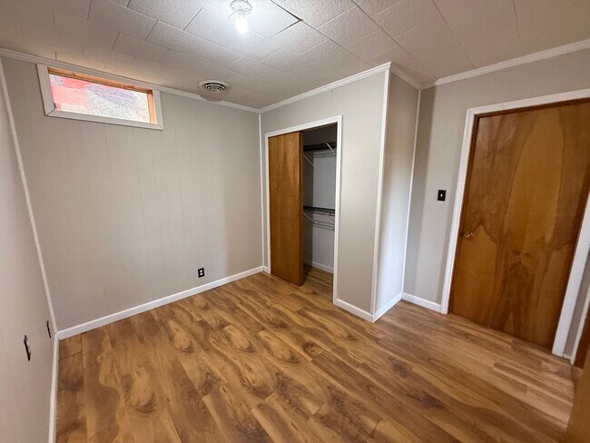 Building Photo - 1037 Stringtown Rd