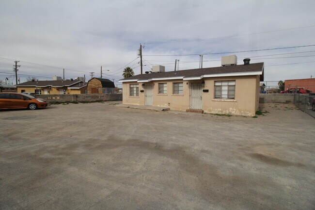 Building Photo - 8907 Old County Dr