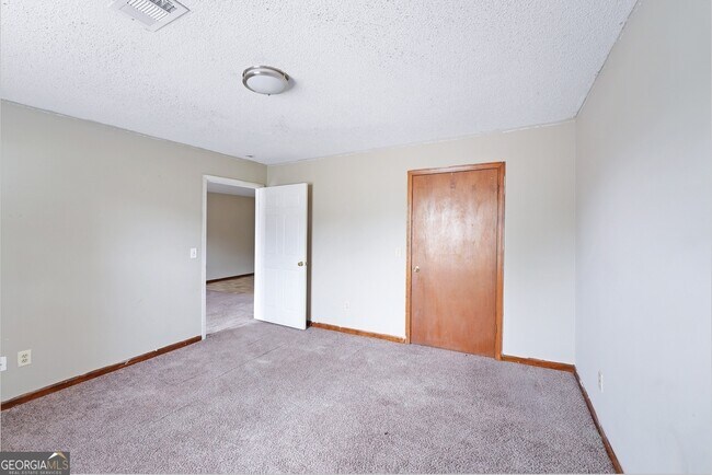 Building Photo - 124 Evergreen Trail SE