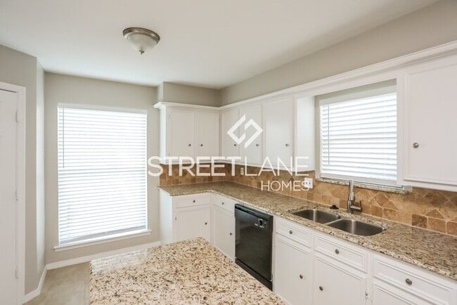 Building Photo - REDUCED!- Charming 3 bedroom in Garland!