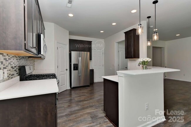 Building Photo - 3161 Hartson Pointe Dr
