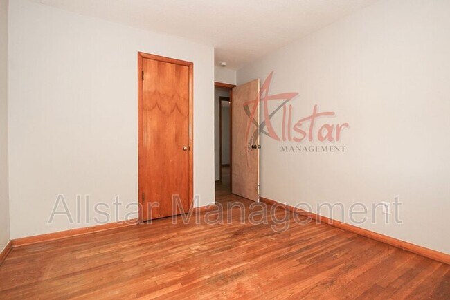 Building Photo - 3436 Dellwood Dr