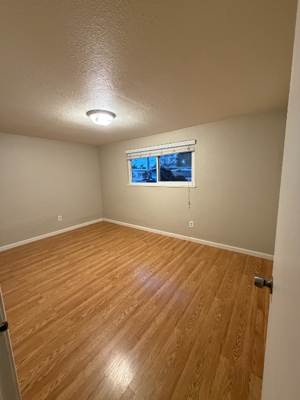 Building Photo - 881 Casselman Dr