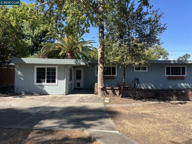 Building Photo - 760 Rosewood Dr