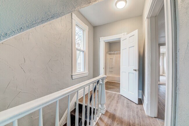 Building Photo - 744 Proctor Wy