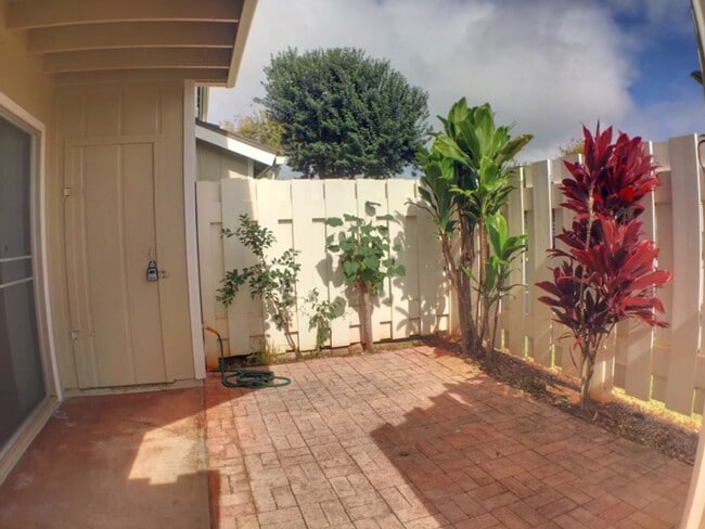 Building Photo - Desirable ground floor studio in Waipio Gentry