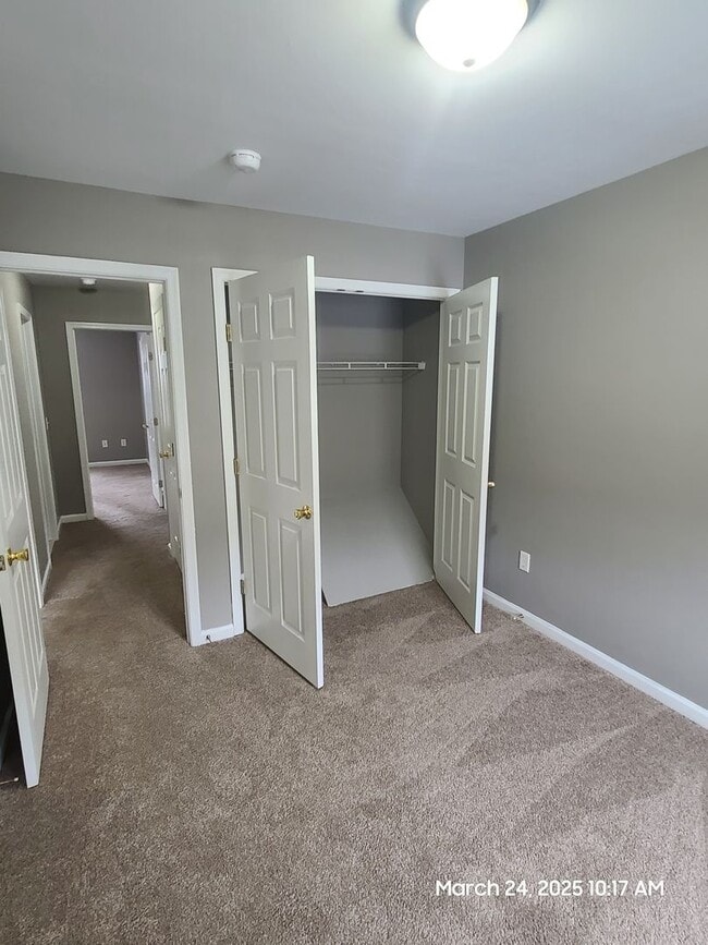 Building Photo - 3 Bedroom Townhome for Rent in Waynesboro