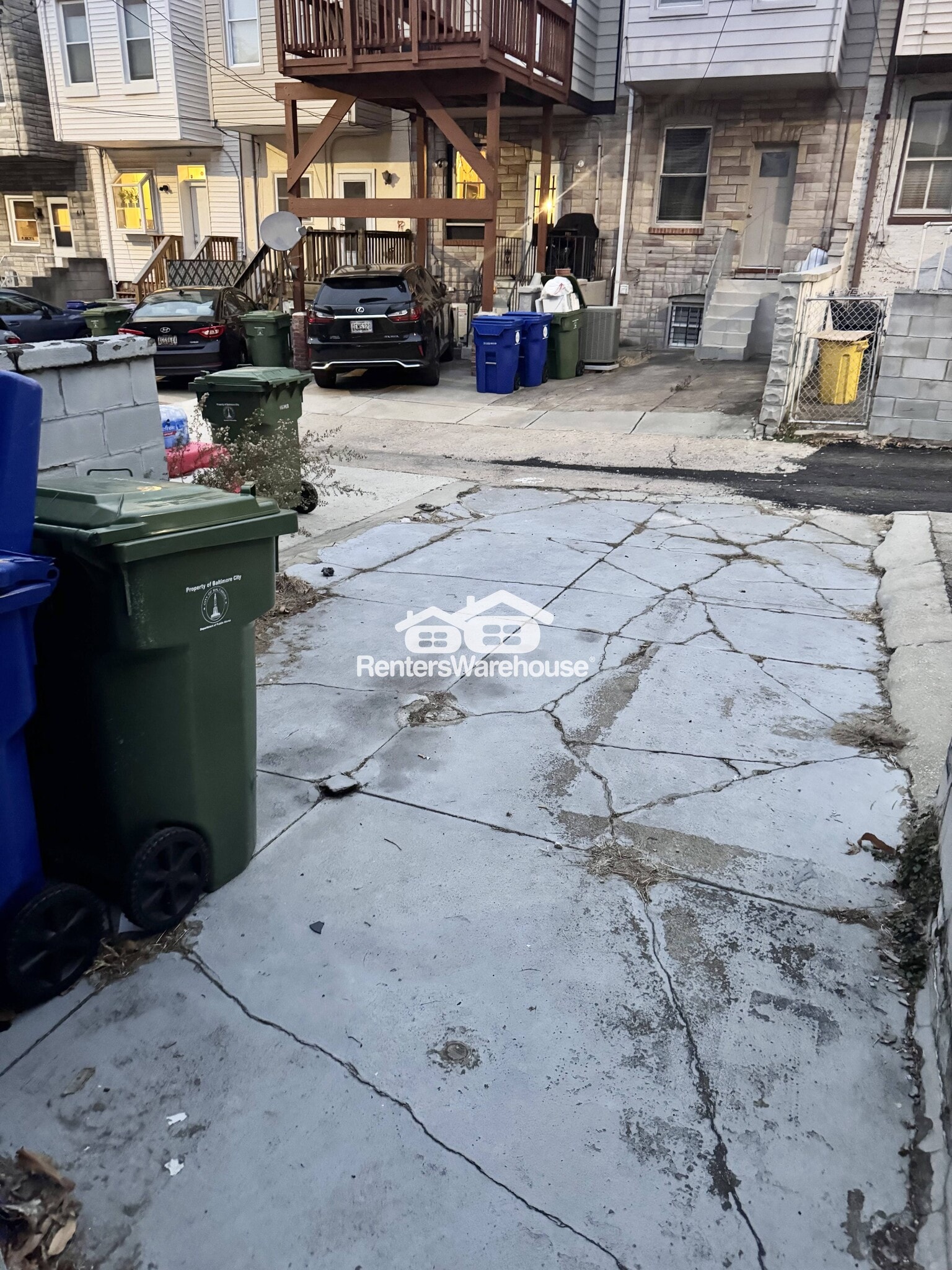 Building Photo - 627 S Curley St